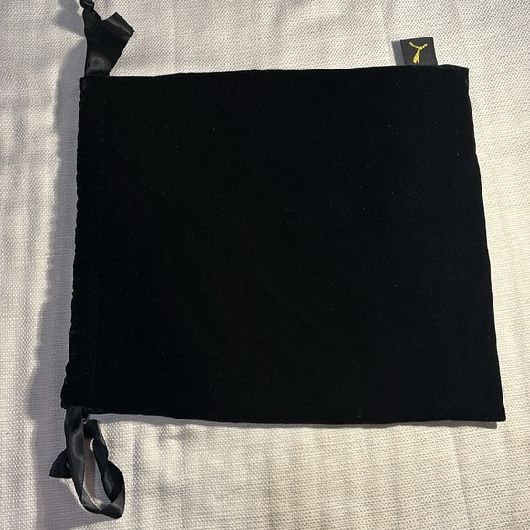 FENTY co-lab PUMA Velvet Dust Bag w/Satin Ribbon Drawstring - Picture 5 of 5